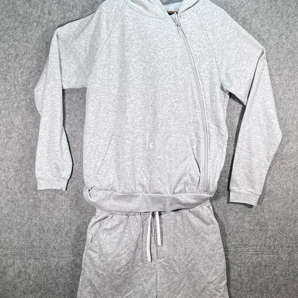 TUXY ‘The Summer Suit’ One-Piece Hooded Jumpsuit Shorts Gray Loungewear L NWT - Picture 5 of 12